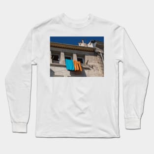 Washing in Sete. Long Sleeve T-Shirt